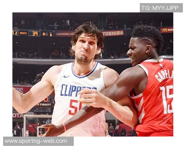 博班称赞恩比德如野兽般强大低位得分能力无人能挡 博班称赞恩比德如野兽般强大低位得分能力无人能挡